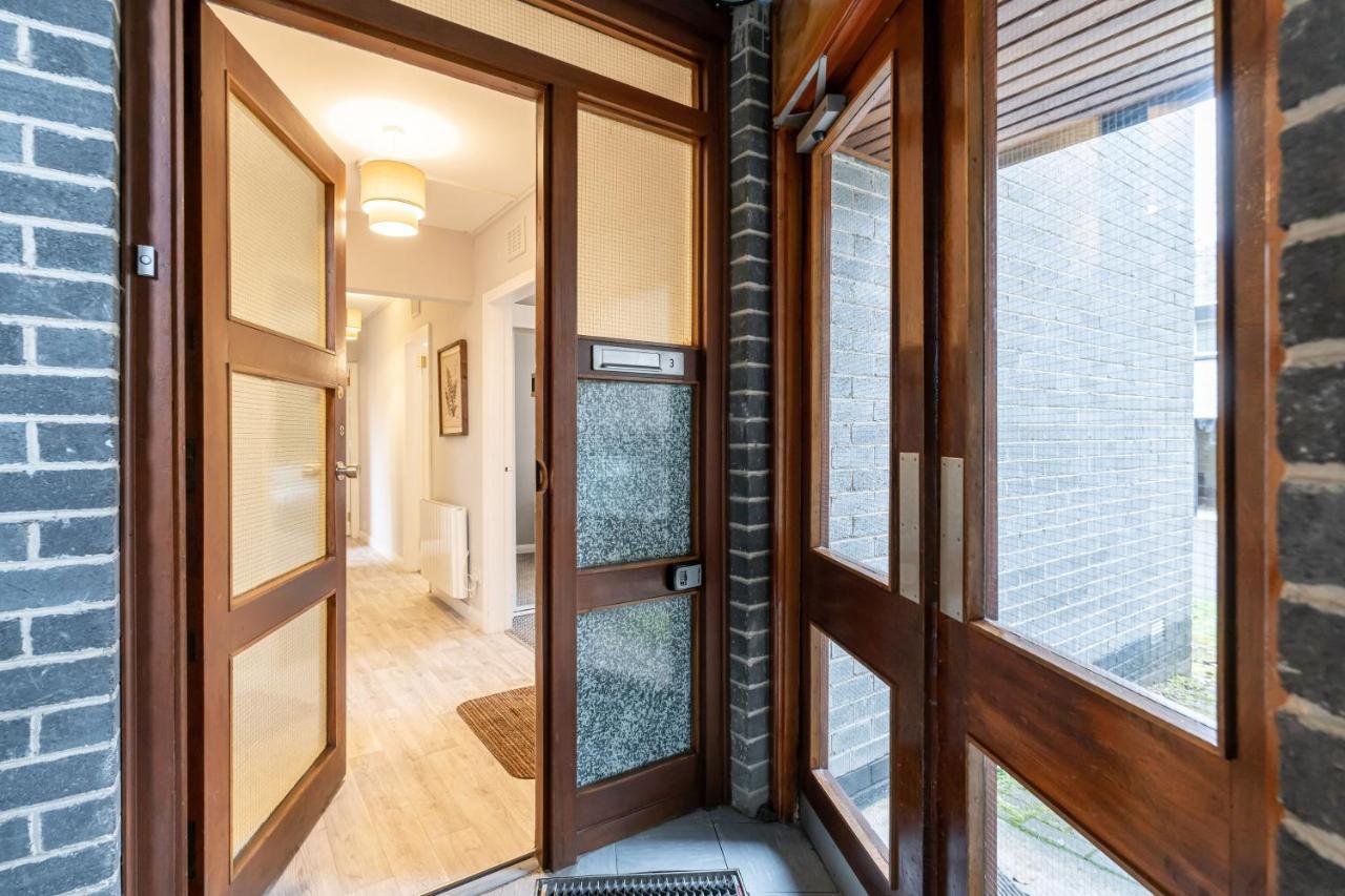 Ground-Fl Two Bedroom Apartment In 앨런다리 외부 사진