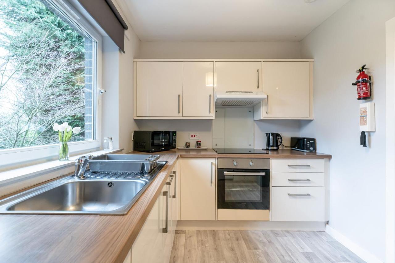 Ground-Fl Two Bedroom Apartment In 앨런다리 외부 사진